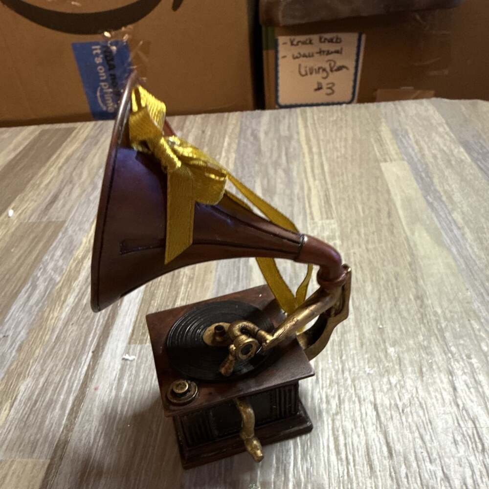 Kurt Adler Downton Abbey Gramophone Christmas Ornament F05042 2011 NEW